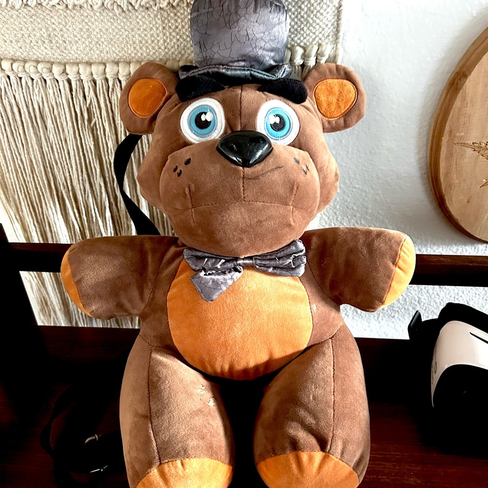 Bioworld Five Night's At Freddy's 18” Plush FNAF Backpack Freddy